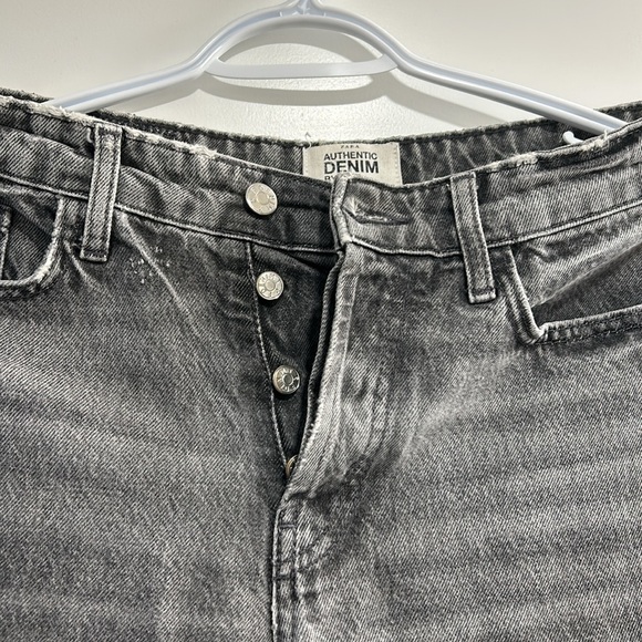 Zara NWT trending straight leg raw hem highrise grey wash button fly jean size4 - Picture 2 of 5